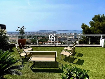 2 bedroom luxury Flat for sale in Toulon, French Riviera