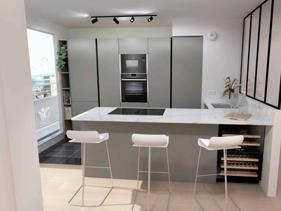 Appartement de luxe de 3 pièces en vente à Puteaux, Île-de-France