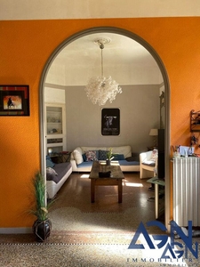 6 room luxury House for sale in Arles, French Riviera