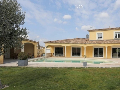 9 room luxury House for sale in Rochefort-du-Gard, Occitanie