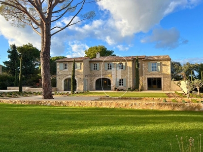 Maison de luxe de 7 pièces en vente à Eygalières, Provence-Alpes-Côte d'Azur