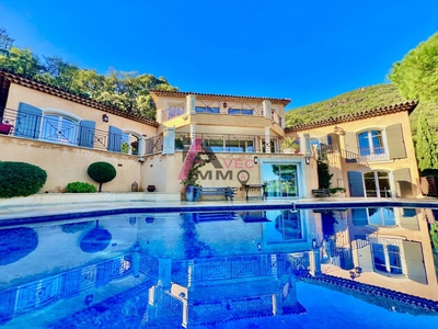 Maison de luxe de 8 chambres en vente à Cavalaire-sur-Mer, Provence-Alpes-Côte d'Azur