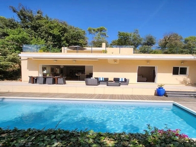 4 bedroom luxury House for sale in Brignoles, France