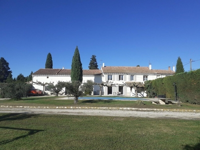 Maison de luxe en vente à Châteaurenard, Provence-Alpes-Côte d'Azur