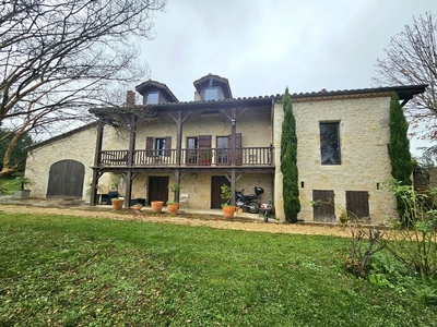 6 room luxury Villa for sale in Lectoure, France