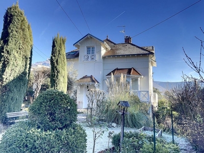 7 room luxury Villa for sale in Chambéry, France