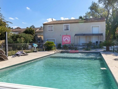 Villa de 9 pièces de luxe en vente Le Pontet, Provence-Alpes-Côte d'Azur