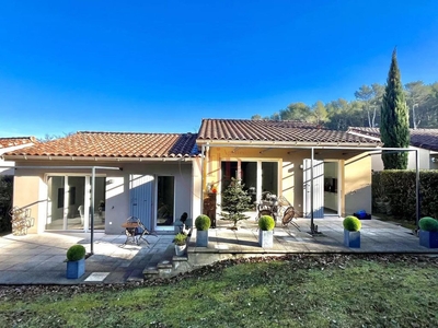 Villa de 5 pièces de luxe en vente Bouc-Bel-Air, Provence-Alpes-Côte d'Azur