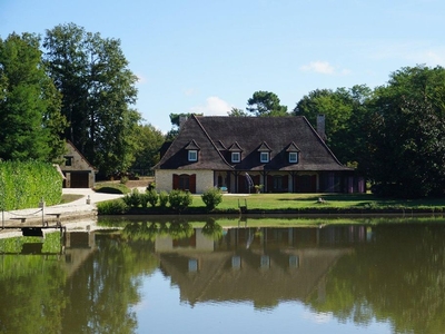 Villa de luxe de 7 pièces en vente Thiviers, Nouvelle-Aquitaine