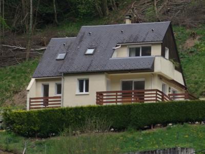 Belle maison indépendante en position dominante avec terrasse plein sud à Cauterets
