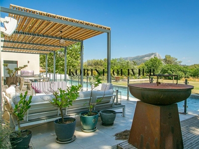 6 room luxury House for sale in Saint-Marc-Jaumegarde, French Riviera