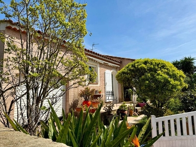 Maison de luxe en vente à Bormes-les-Mimosas, Provence-Alpes-Côte d'Azur