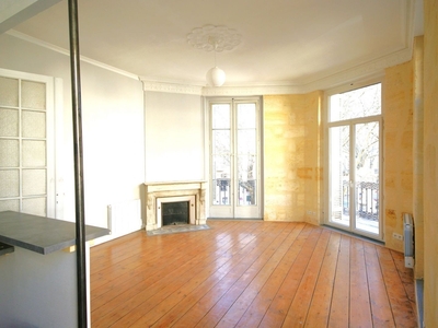 Appartement 2 pièces de 49 m² à Bordeaux (33000)