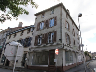 Vente maison 9 pièces 200 m² Bourganeuf (23400)