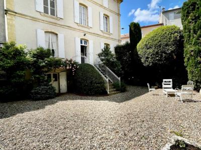 7 room luxury Villa for sale in Agen, Nouvelle-Aquitaine