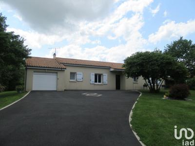 Maison 5 pièces de 120 m² à Bressuire (79300)