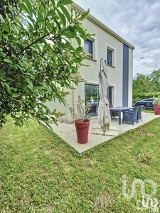 Maison 5 pièces de 125 m² à Saint-Fargeau-Ponthierry (77310)