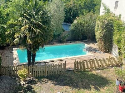 Très belle maison au coeur de Caudéran avec piscine et garage