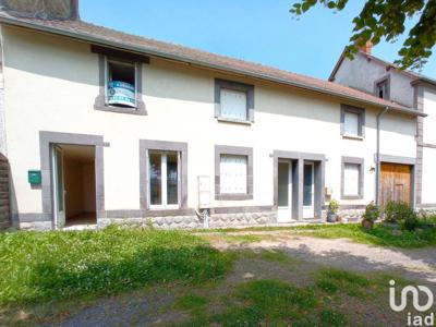 Immeuble de 186 m² à Giat (63620)