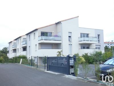 Appartement 2 pièces de 43 m² à Niort (79000)