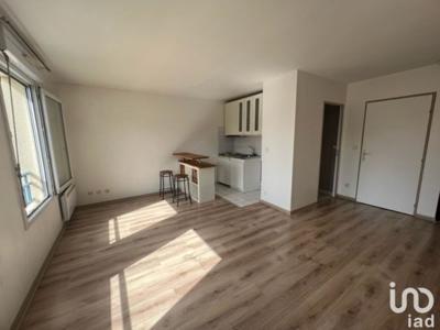 Appartement 1 pièce de 30 m² à Voisins-le-Bretonneux (78960)