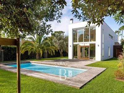 4 bedroom luxury House for sale in Anglet, France