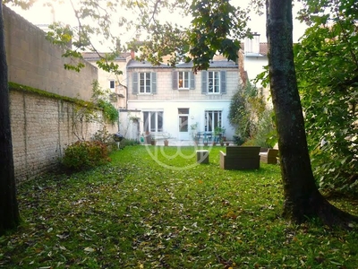 Vente maison 8 pièces 191.37 m²