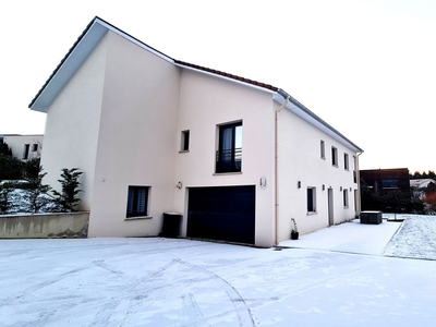 Maison 8 pièces de 245 m² à Épinal (88000)