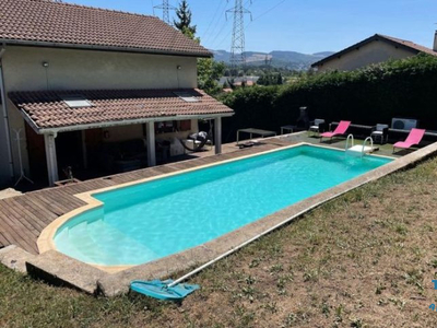 Maison individuelle avec grande piscine La Girardière