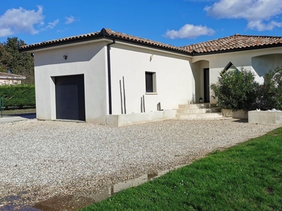Maison traditionnelle 4 pièces de 110 m² à Castelsarrasin (82100)