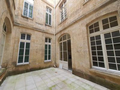 Appartement de 3 chambres de luxe en vente à Bordeaux, France
