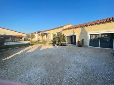 7 room luxury Villa for sale in Raphèle-lès-Arles, France
