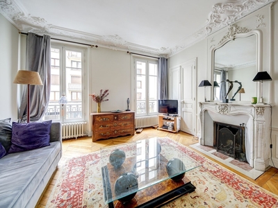 Appartement 6 pièces de 128 m² à Paris (75017)
