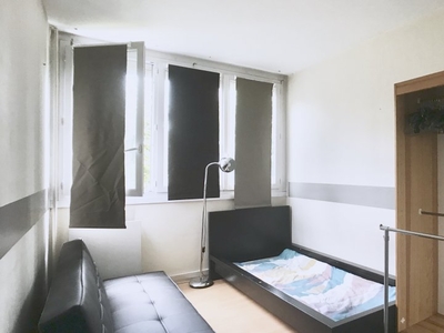 Chambre dans un appartement de 3 chambres à Villeneuve-Saint-Georges