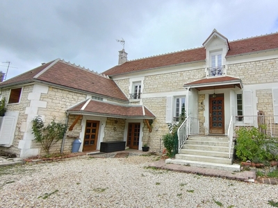 Maison 4 pièces de 123 m² à Champs-sur-Yonne (89290)