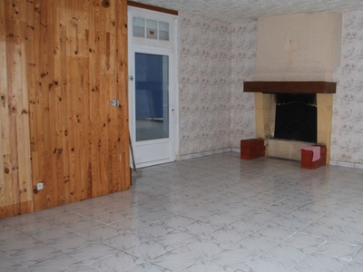 Maison traditionnelle 6 pièces de 150 m² à Saint-Pierre-d'Eyraud (24130)