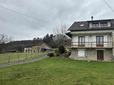 Vente maison 14 pièces 379 m² Peyrat-le-Château (87470)