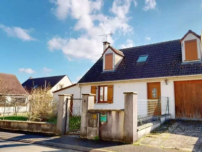 Vente maison 5 pièces 109 m² Fleury-les-Aubrais (45400)