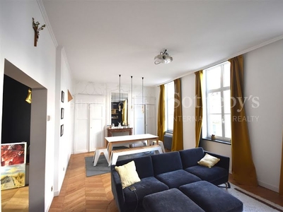 Location meublée appartement 4 pièces 103 m²