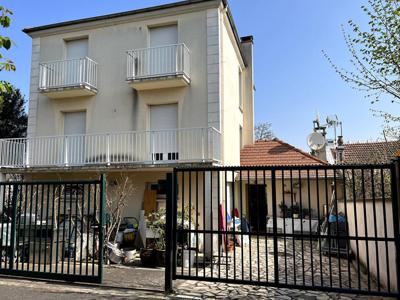 Vente maison 6 pièces 189 m² Vitry-sur-Seine (94400)