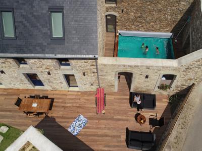 Maison de caractère rénovée avec piscine privée à 600 m de la plage (Finistère, Bretagne)