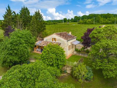 Gîte La Sarpette, maison en pierre, indépendante, avec jardin privatif sur vaste propriété à la nature luxuriante proche Saint-Emilion et Dordogne