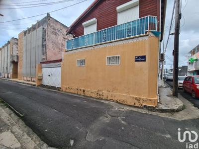 Maison 5 pièces de 105 m² à Sainte-Anne (97180)