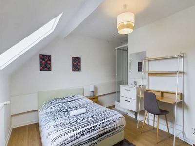 Belle colocation 5 chambres meublée et rénovée à Tourcoing
