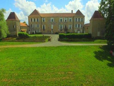 Château 50 pièces 3442 m²