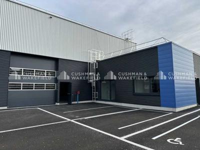 Local commercial 699 m²