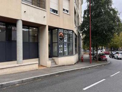 Local commercial 92 m²