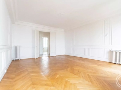 Location appartement 5 pièces 158.59 m²