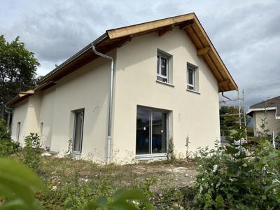 Maison de 4 pièces de luxe en vente à Prévessin-Moëns, Rhône-Alpes