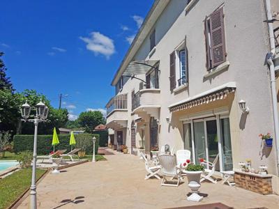 Maison de luxe 6 chambres en vente à Romanèche-Thorins, France